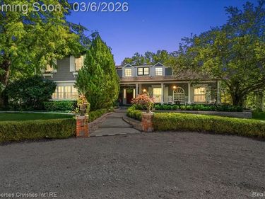275 BARDEN Road, Bloomfield Hills, MI 48304