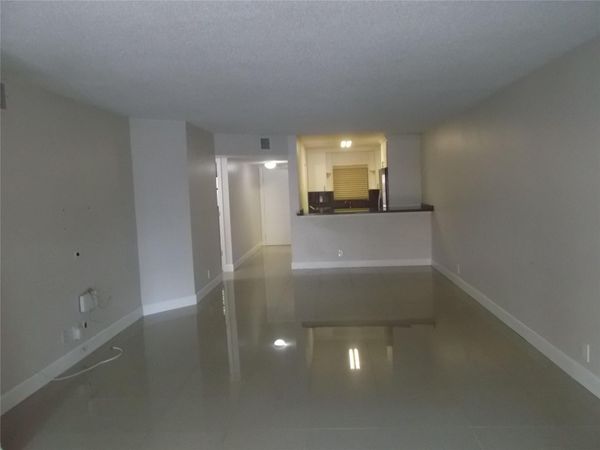 2955 Riverside Dr, Unit 103, Coral Springs, FL 33065