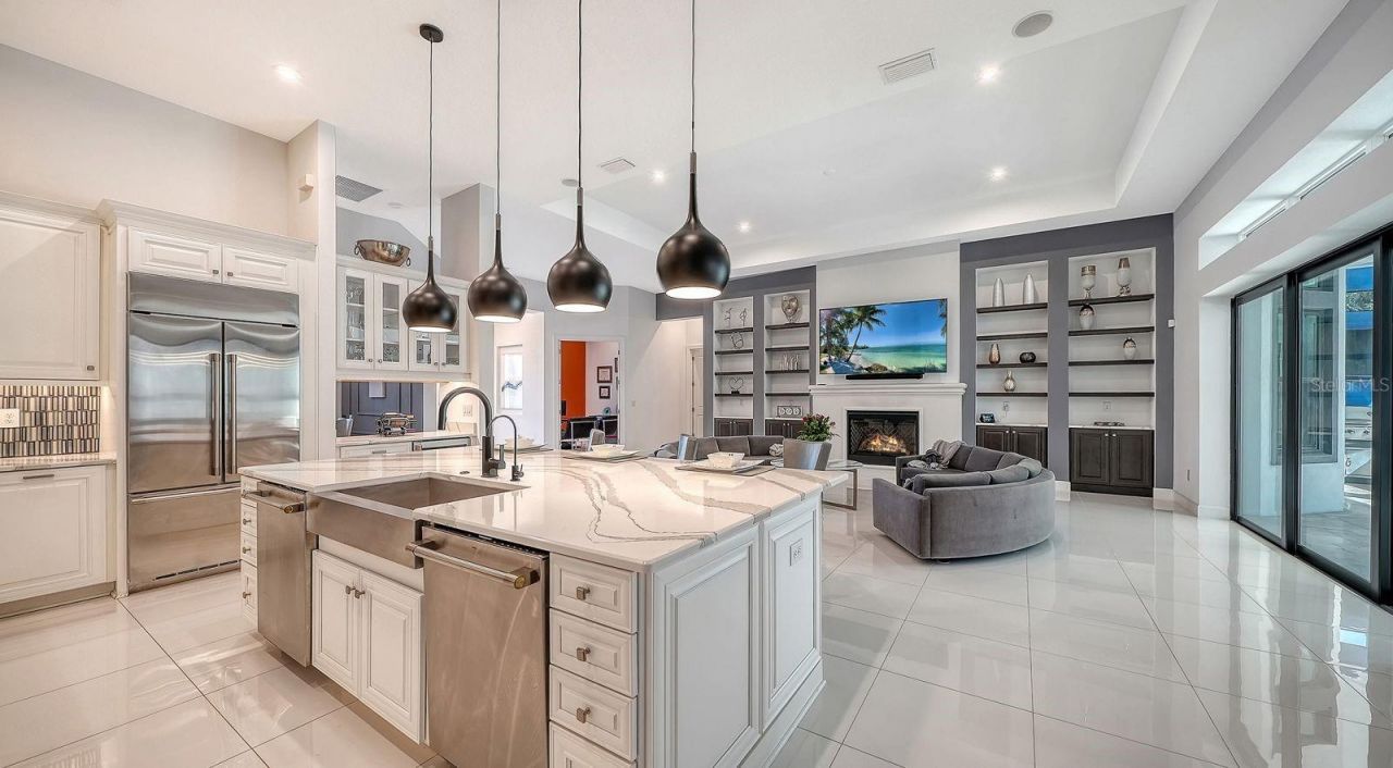 9296 Starry Night Avenue, Sarasota, FL 34241 Photo