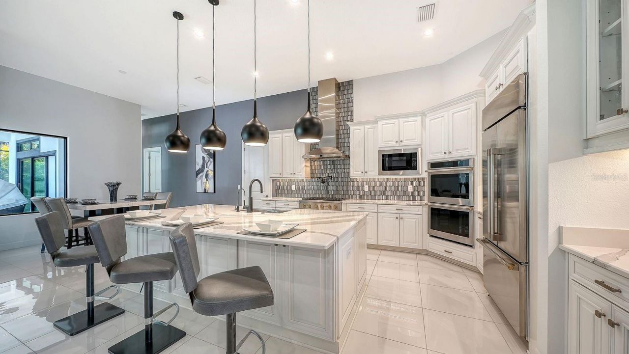 9296 Starry Night Avenue, Sarasota, FL 34241 Photo