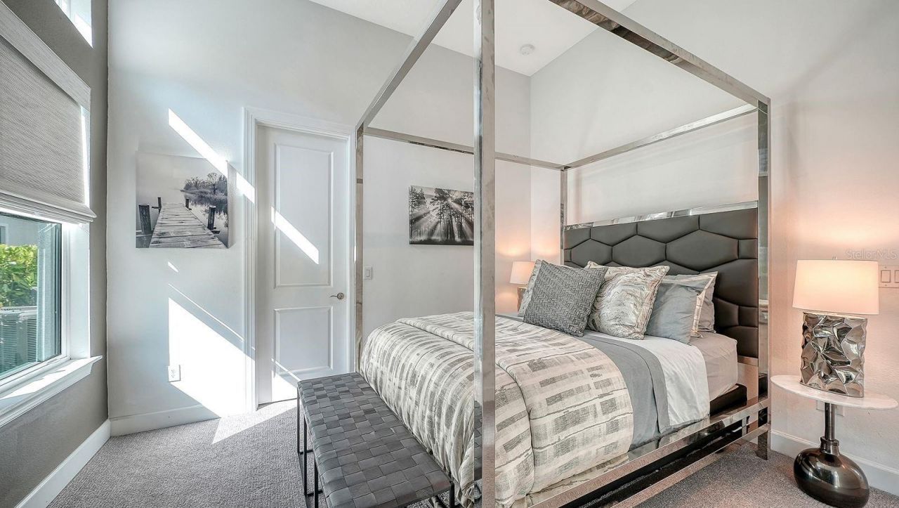 9296 Starry Night Avenue, Sarasota, FL 34241 Photo