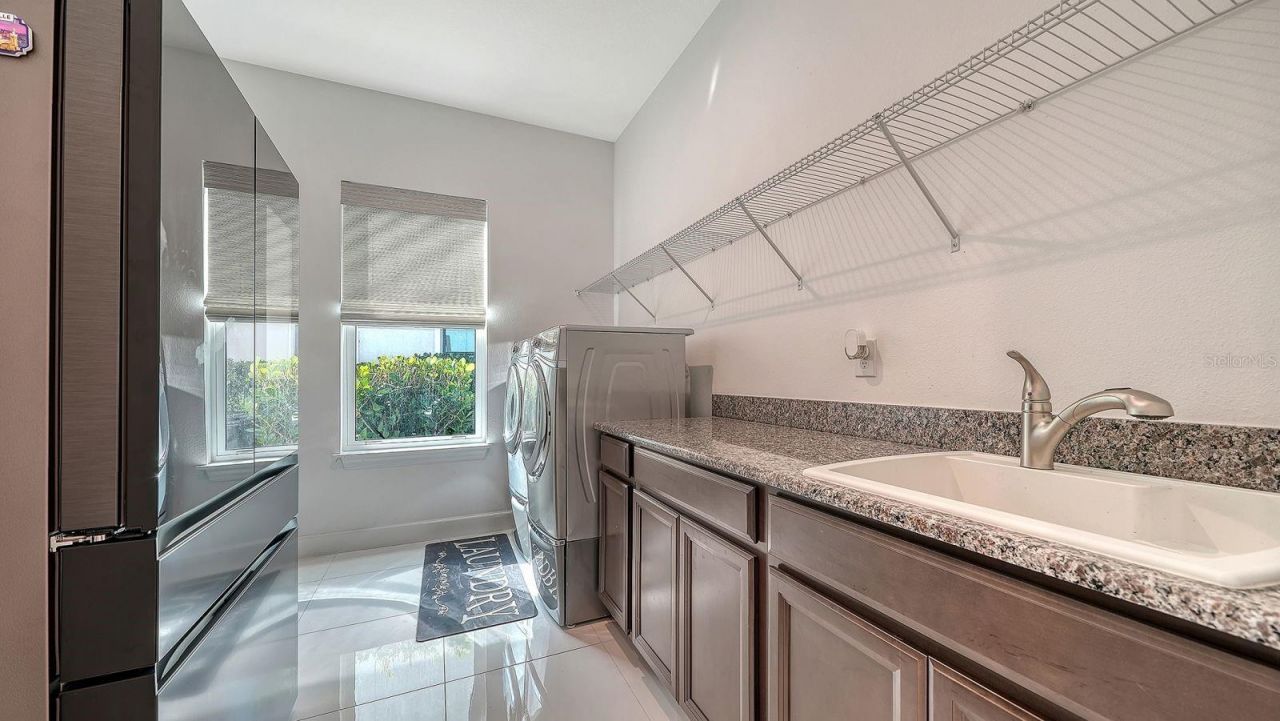 9296 Starry Night Avenue, Sarasota, FL 34241 Photo