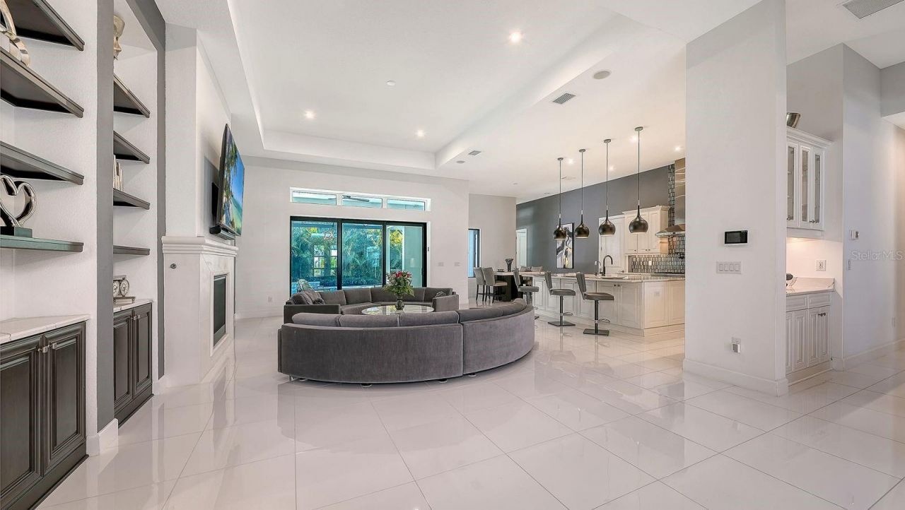 9296 Starry Night Avenue, Sarasota, FL 34241 Photo