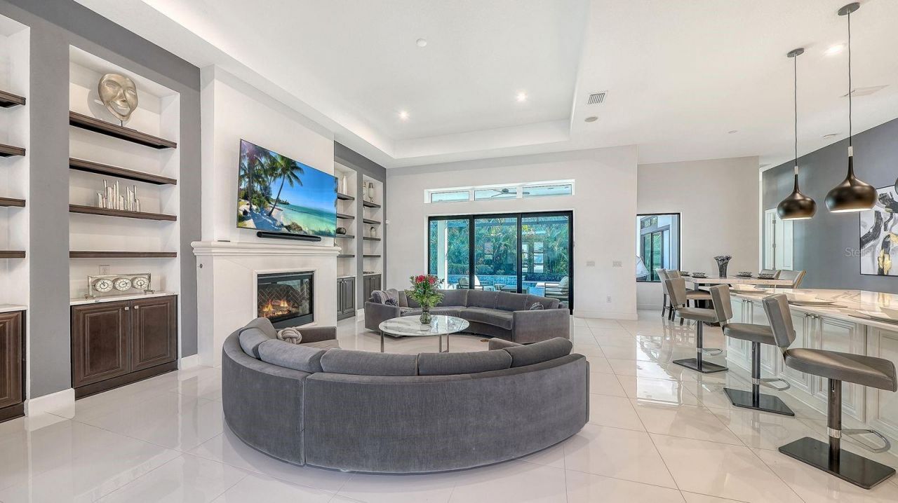 9296 Starry Night Avenue, Sarasota, FL 34241 Photo