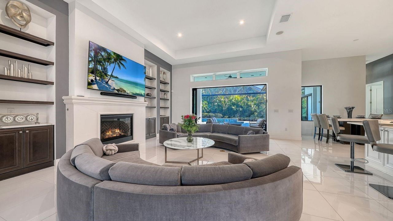 9296 Starry Night Avenue, Sarasota, FL 34241 Photo