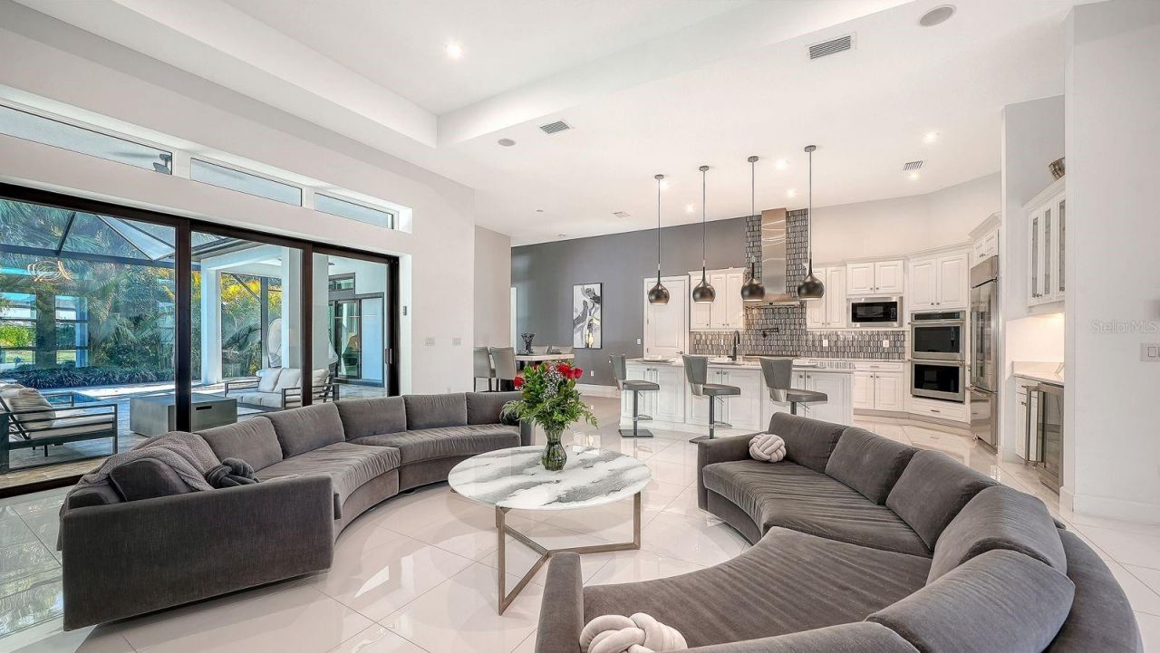 9296 Starry Night Avenue, Sarasota, FL 34241 Photo