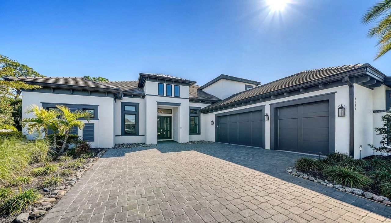 9296 Starry Night Avenue, Sarasota, FL 34241 Photo