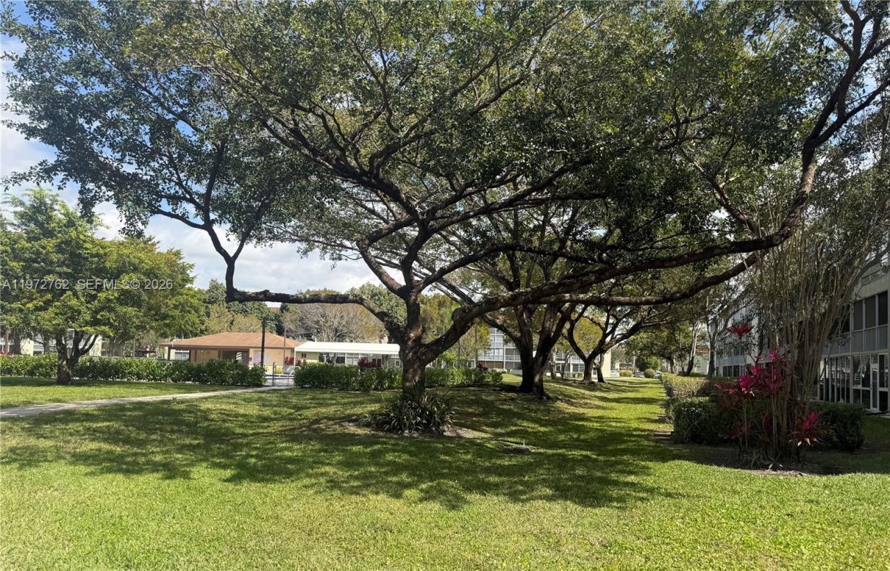 13255 SW 9th Ct , Unit 209G, Pembroke Pines, FL 33027 Photo