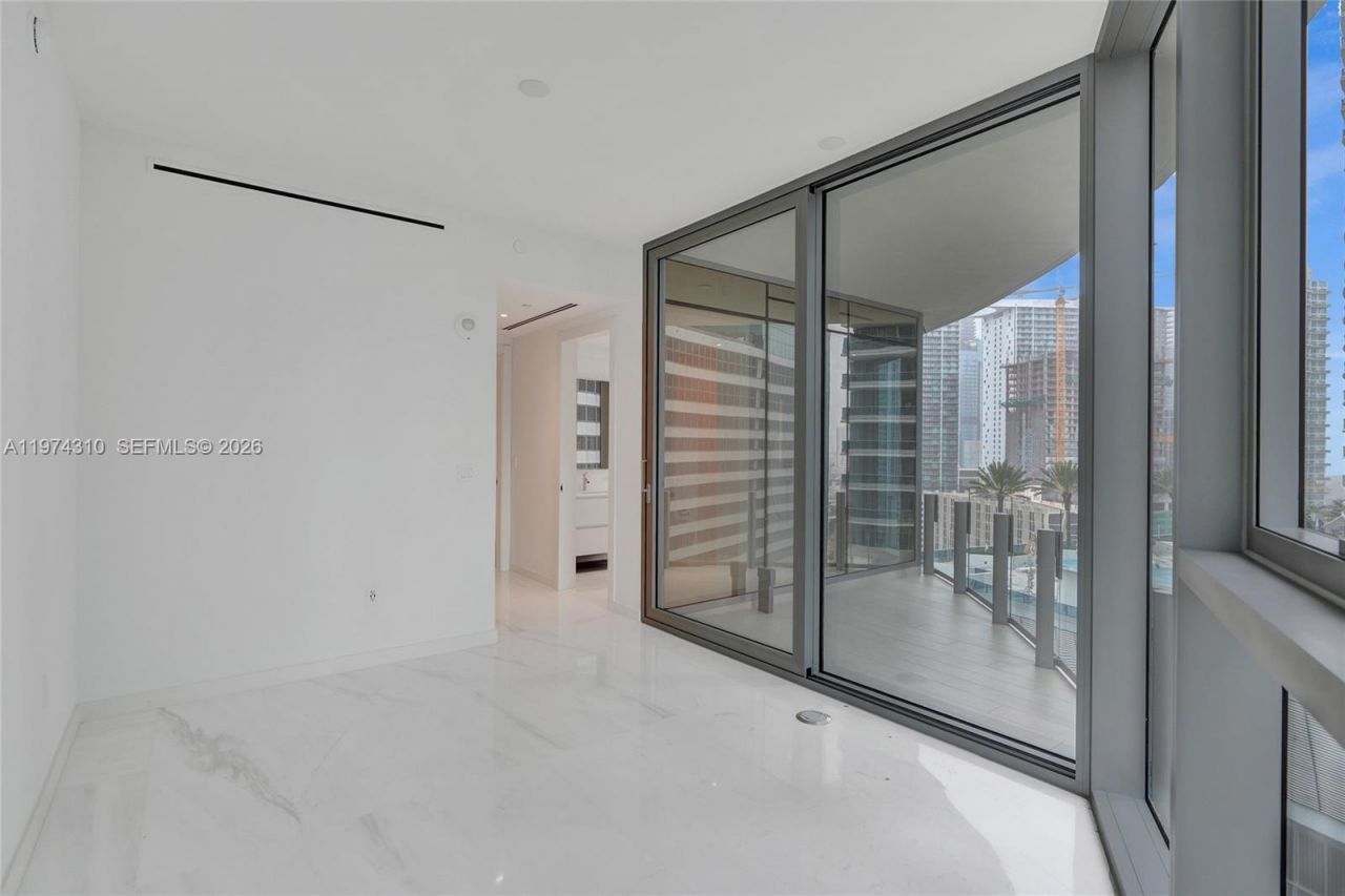 300 Biscayne Blvd Way , Unit 1807, Miami, FL 33131 Photo