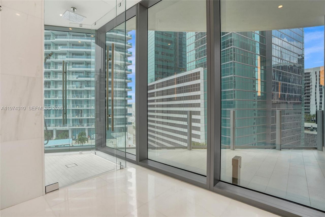 300 Biscayne Blvd Way , Unit 1807, Miami, FL 33131 Photo