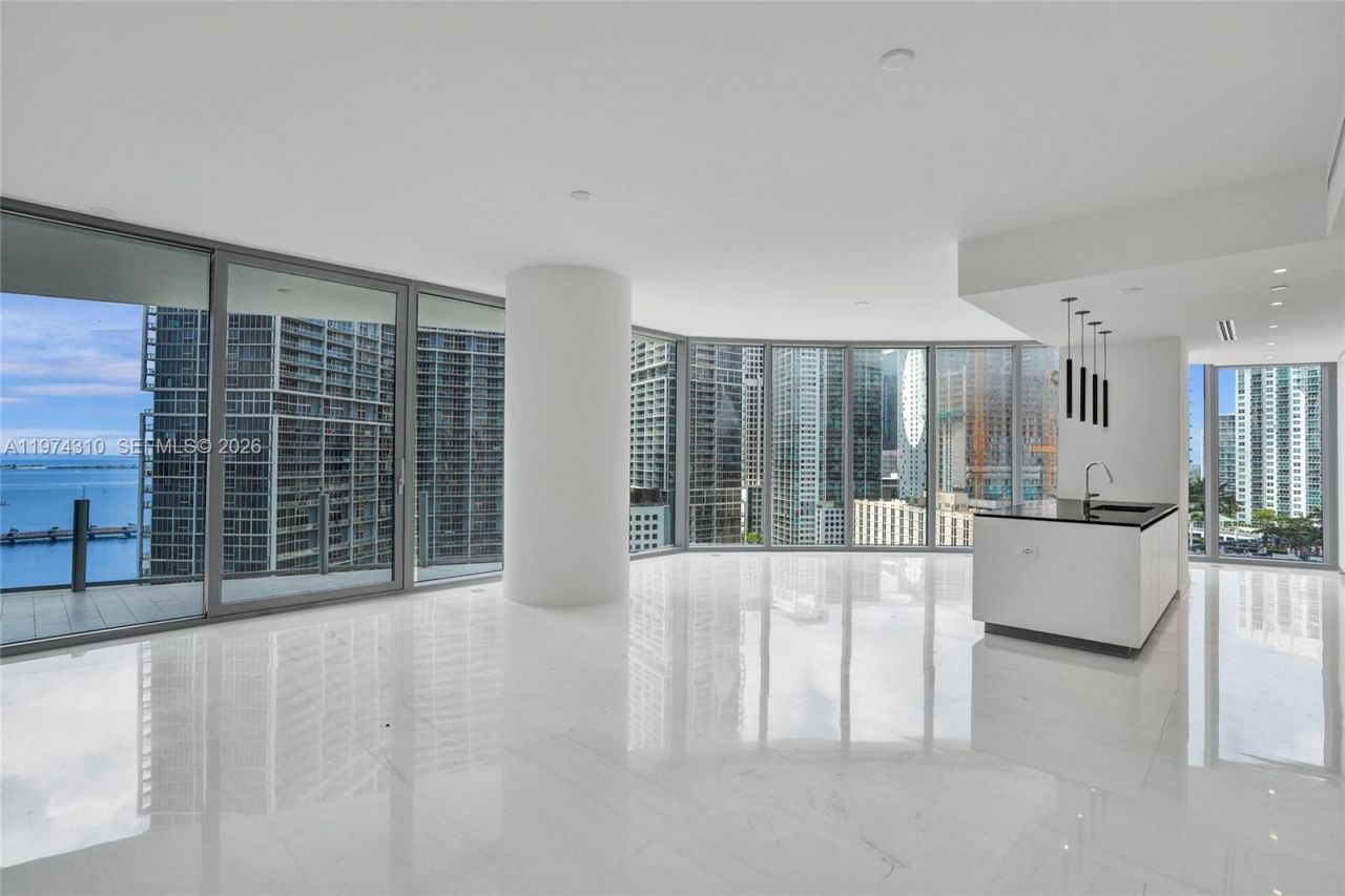 300 Biscayne Blvd Way , Unit 1807, Miami, FL 33131 Photo