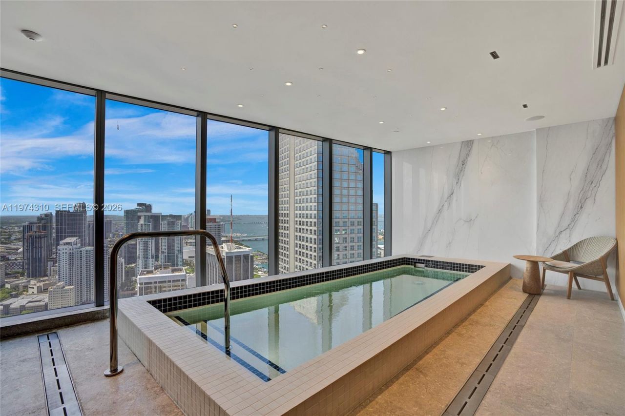 300 Biscayne Blvd Way , Unit 1807, Miami, FL 33131 Photo