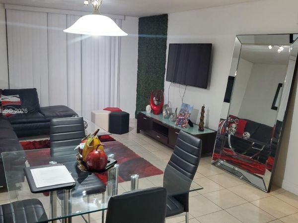 8373 Lake Dr, Unit 208, Doral, FL 33166