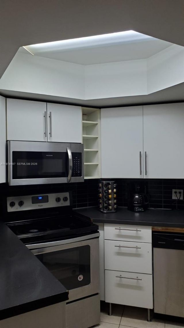 8373 Lake Dr, Unit 208, Doral, FL 33166 Photo