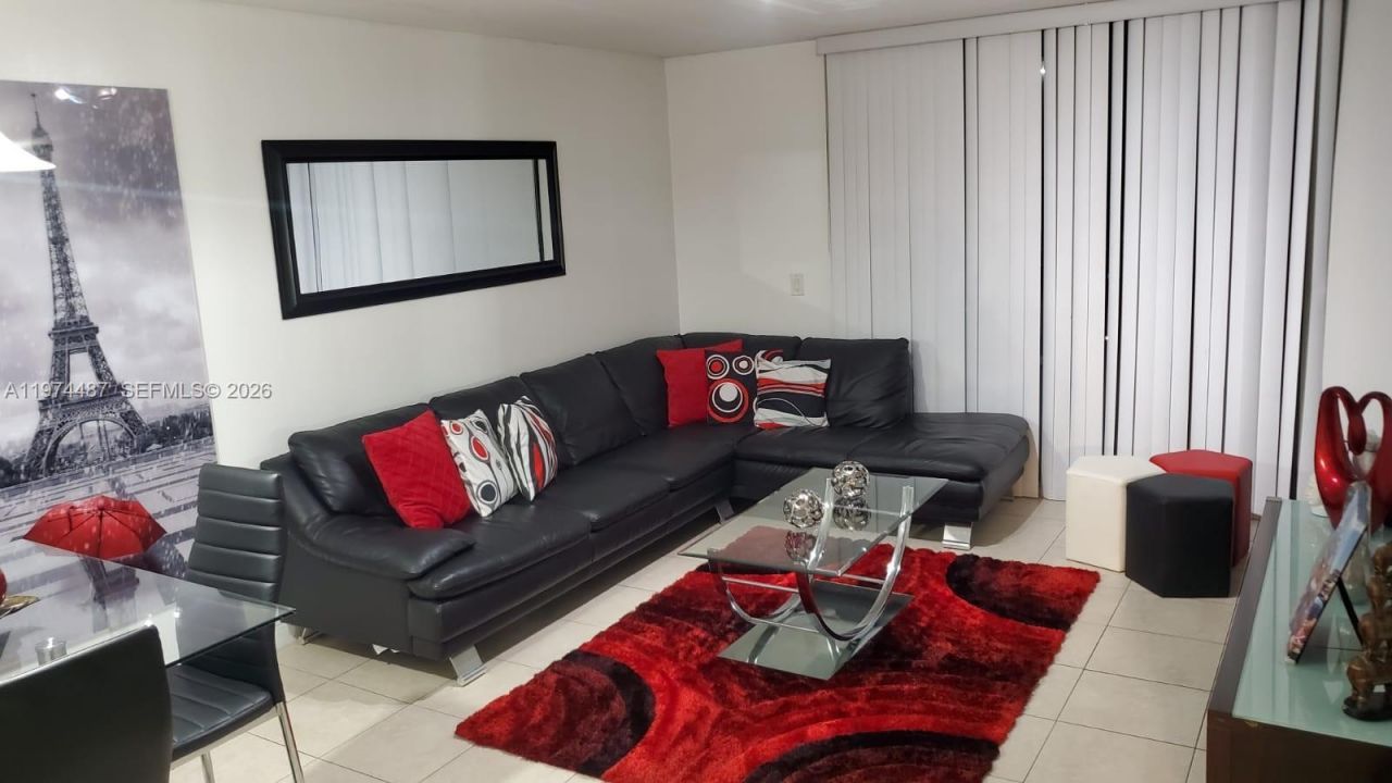 8373 Lake Dr, Unit 208, Doral, FL 33166 Photo