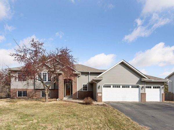 617 Highland Circle, Circle Pines, MN 55014