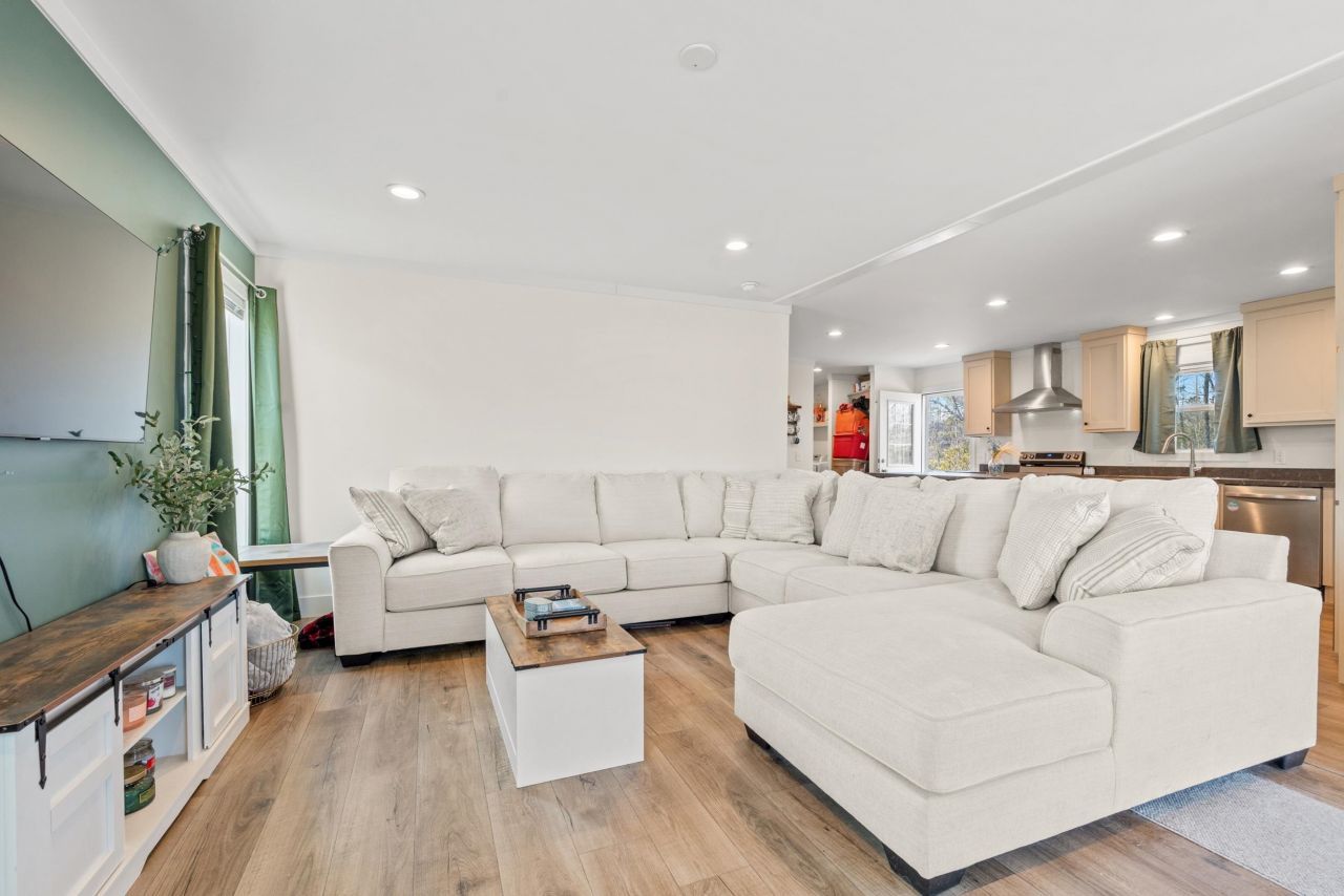 8735 W Highway 19 Photo 6