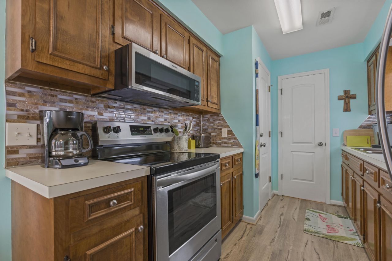 6001 - 1308 S King Hwy.  Photo 16