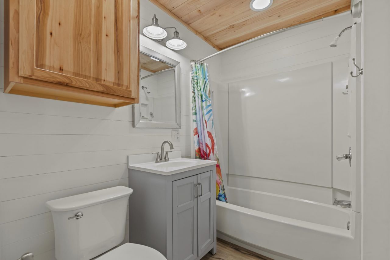 6001 - 1308 S King Hwy.  Photo 23