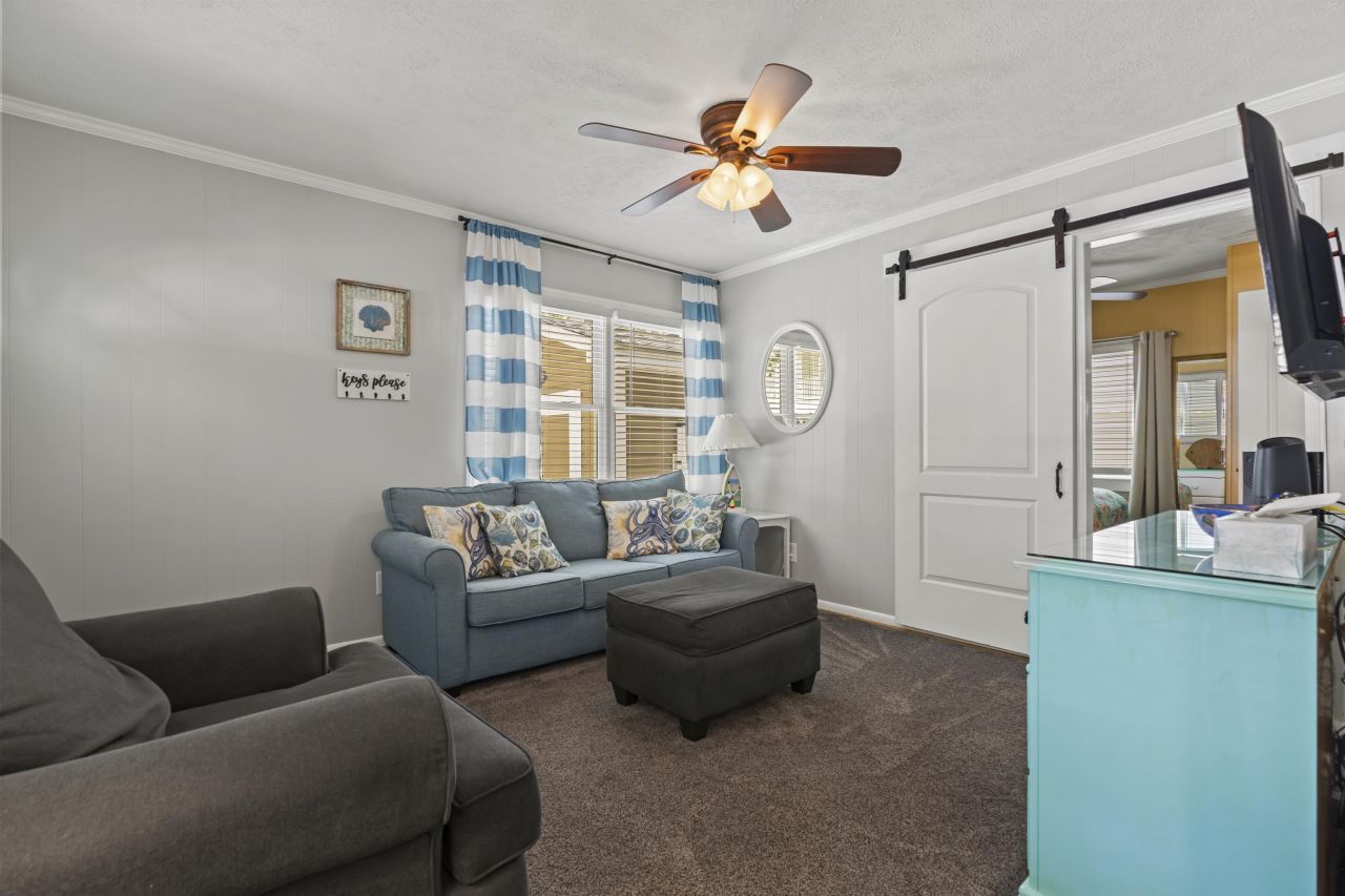 6001 - 1308 S King Hwy.  Photo 9