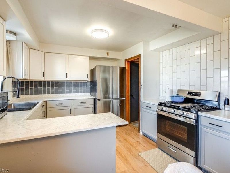 13801 Bangor Avenue , Garfield Heights, OH 44125 Photo 12