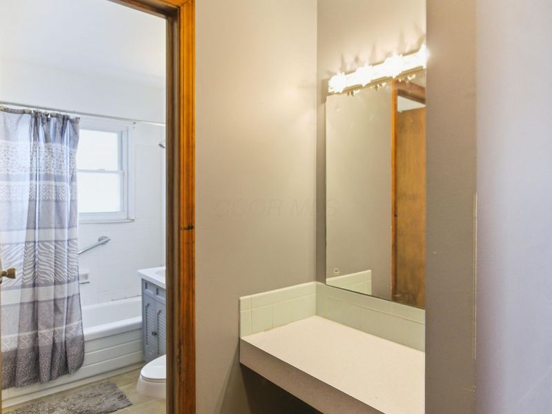 988 S Roys Avenue , Columbus, OH 43204 Photo 12