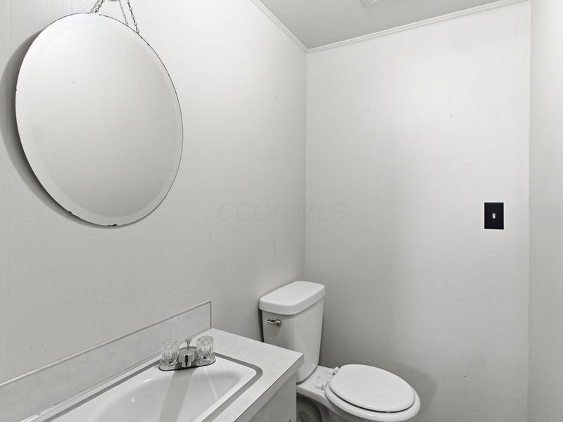 988 S Roys Avenue , Columbus, OH 43204 Photo 16