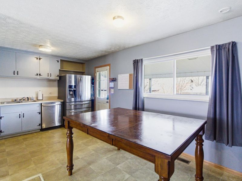 988 S Roys Avenue , Columbus, OH 43204 Photo 4