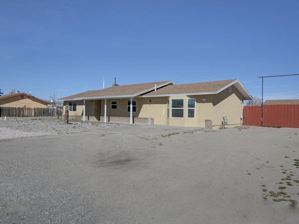2913 Donna Maria Drive SW, Albuquerque, NM 87121