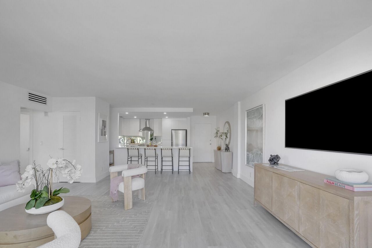 354 Chilean Avenue, Unit 4d, Palm Beach, FL 33480 Photo