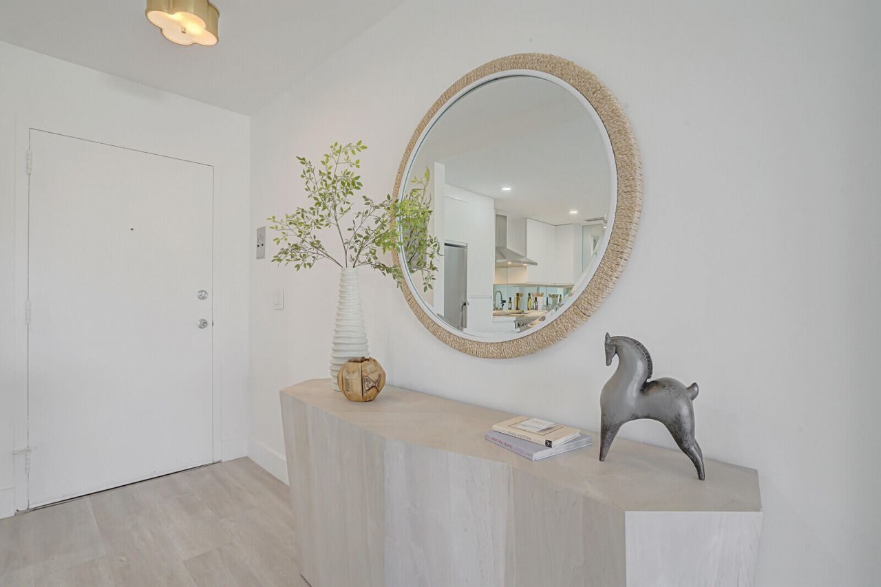 354 Chilean Avenue, Unit 4d, Palm Beach, FL 33480 Photo