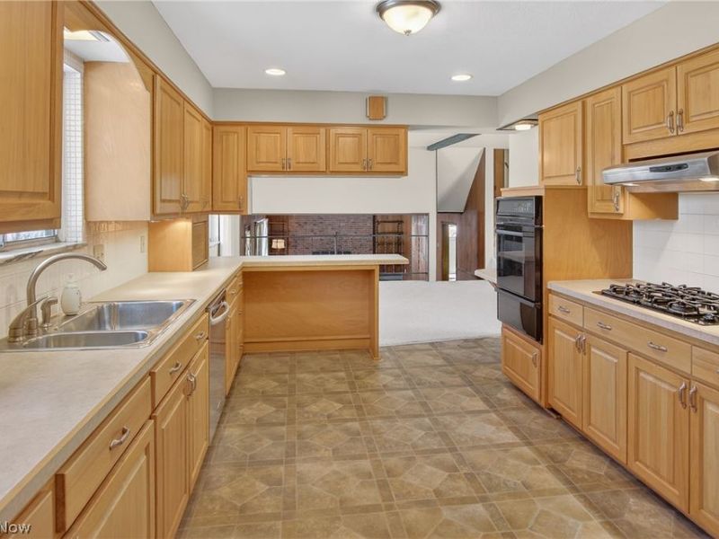 11974 Boston Road, North Royalton, OH 44133 Photo 6