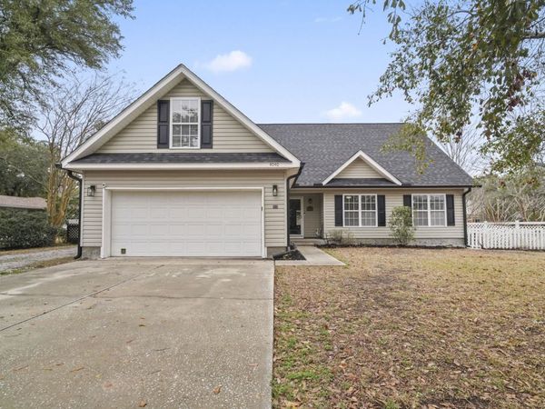 4040 Longleaf Ln., Murrells Inlet, SC 29576
