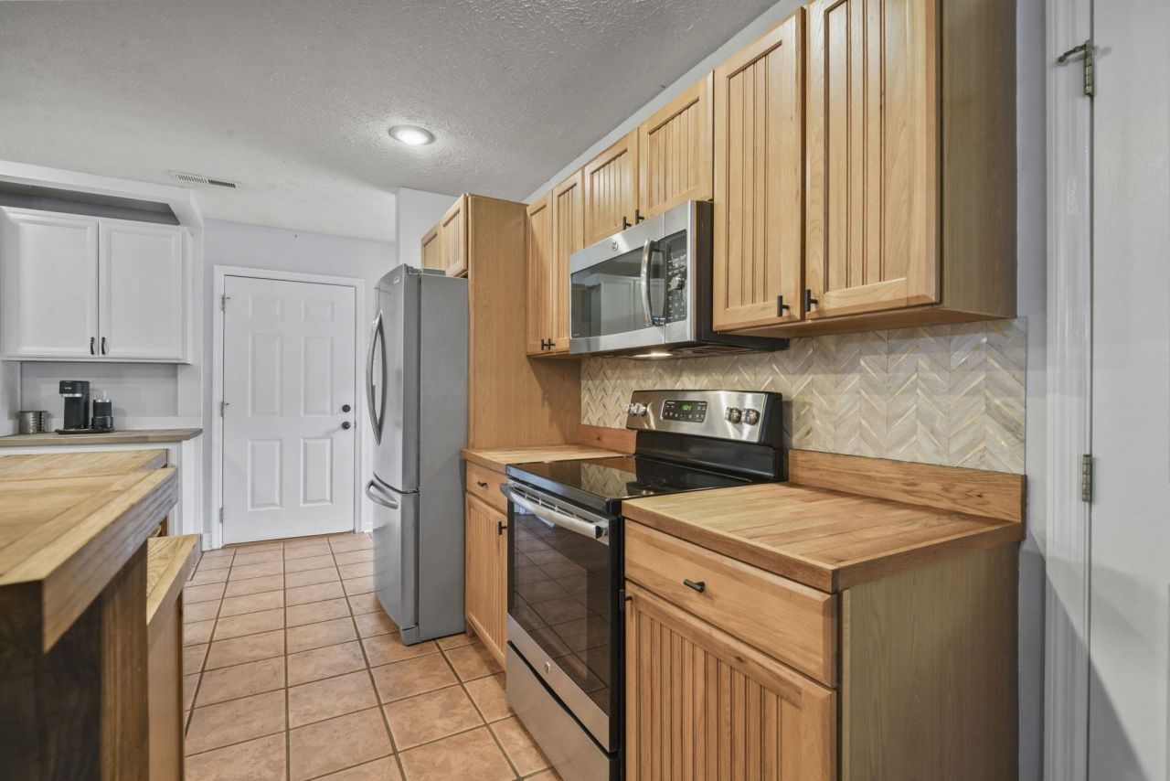 4040 Longleaf Ln. Photo 15