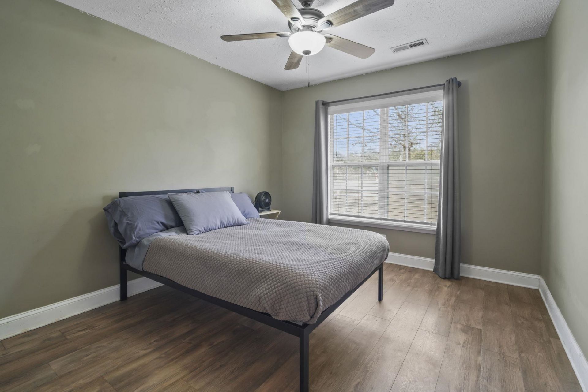 4040 Longleaf Ln. Photo 16