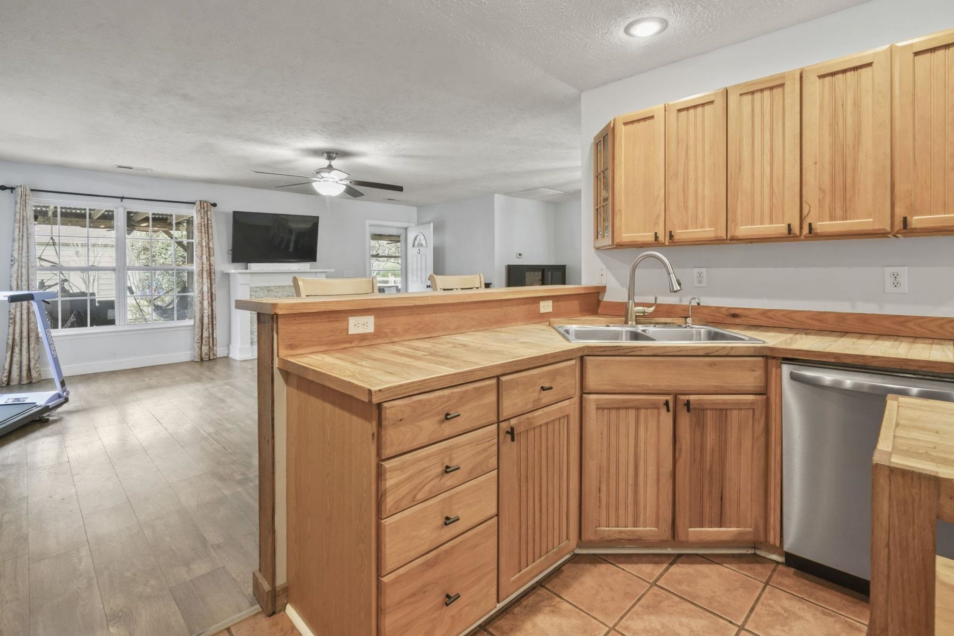 4040 Longleaf Ln. Photo 5