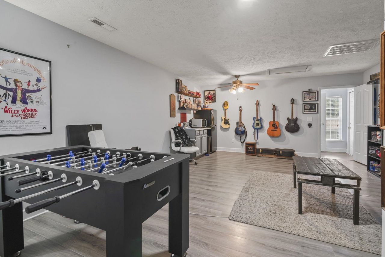 4040 Longleaf Ln. Photo 8