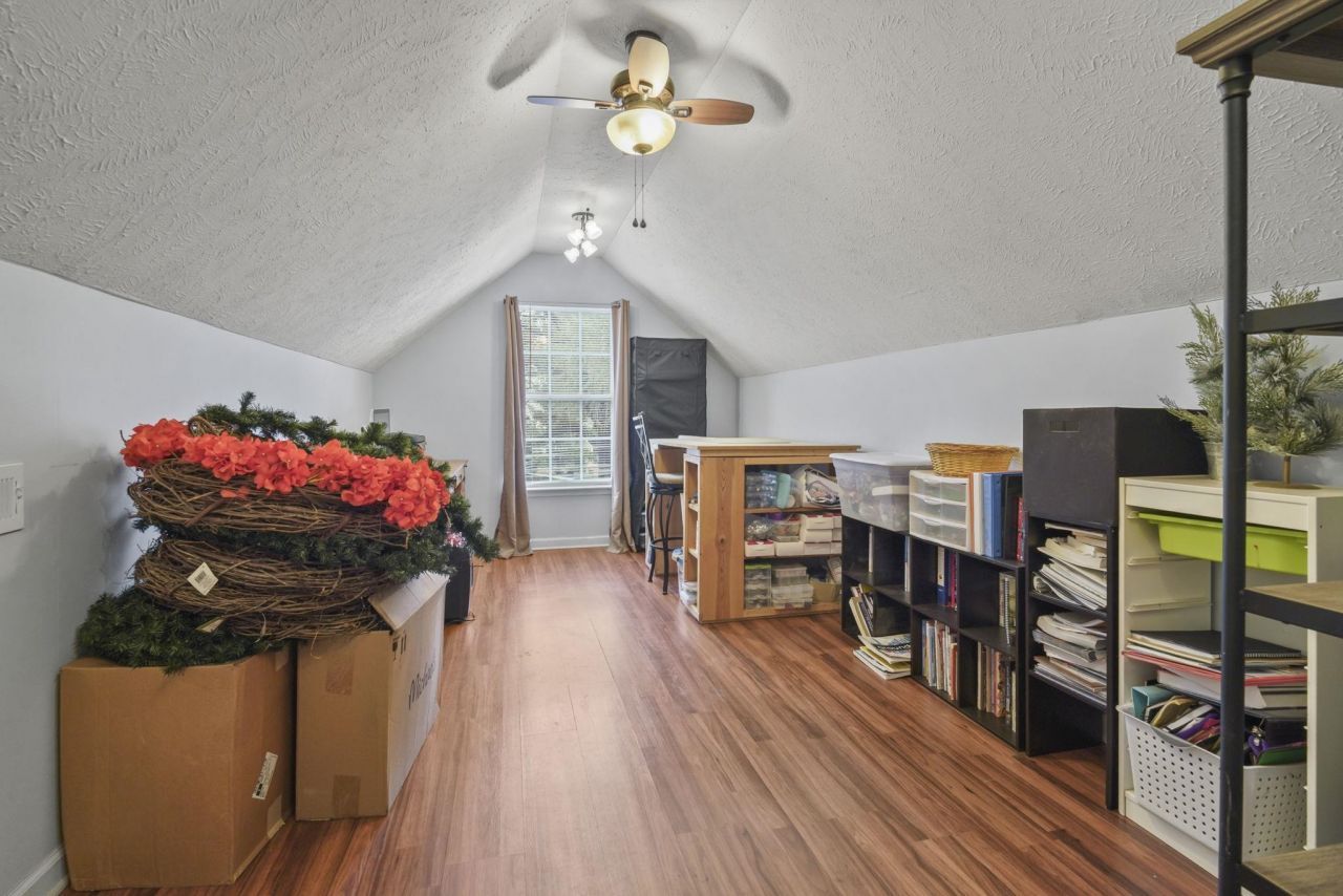 4040 Longleaf Ln. Photo 9