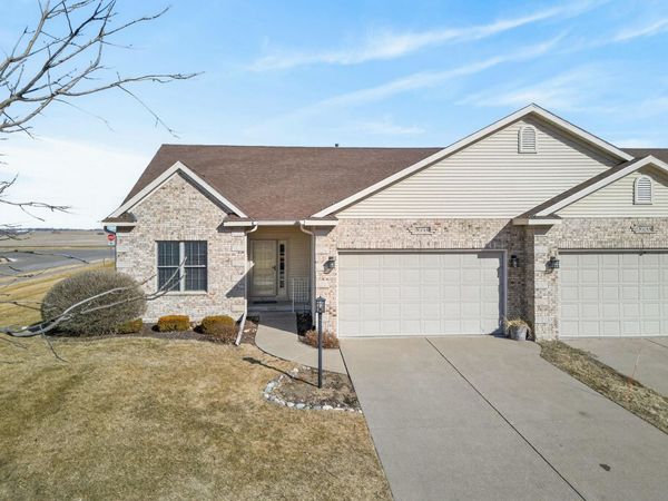 5446 Baraboo Court , Unit 5446, Davenport, IA 52804