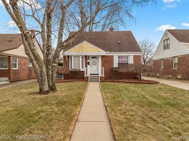 24513 Carlysle Street, Dearborn, MI 48124