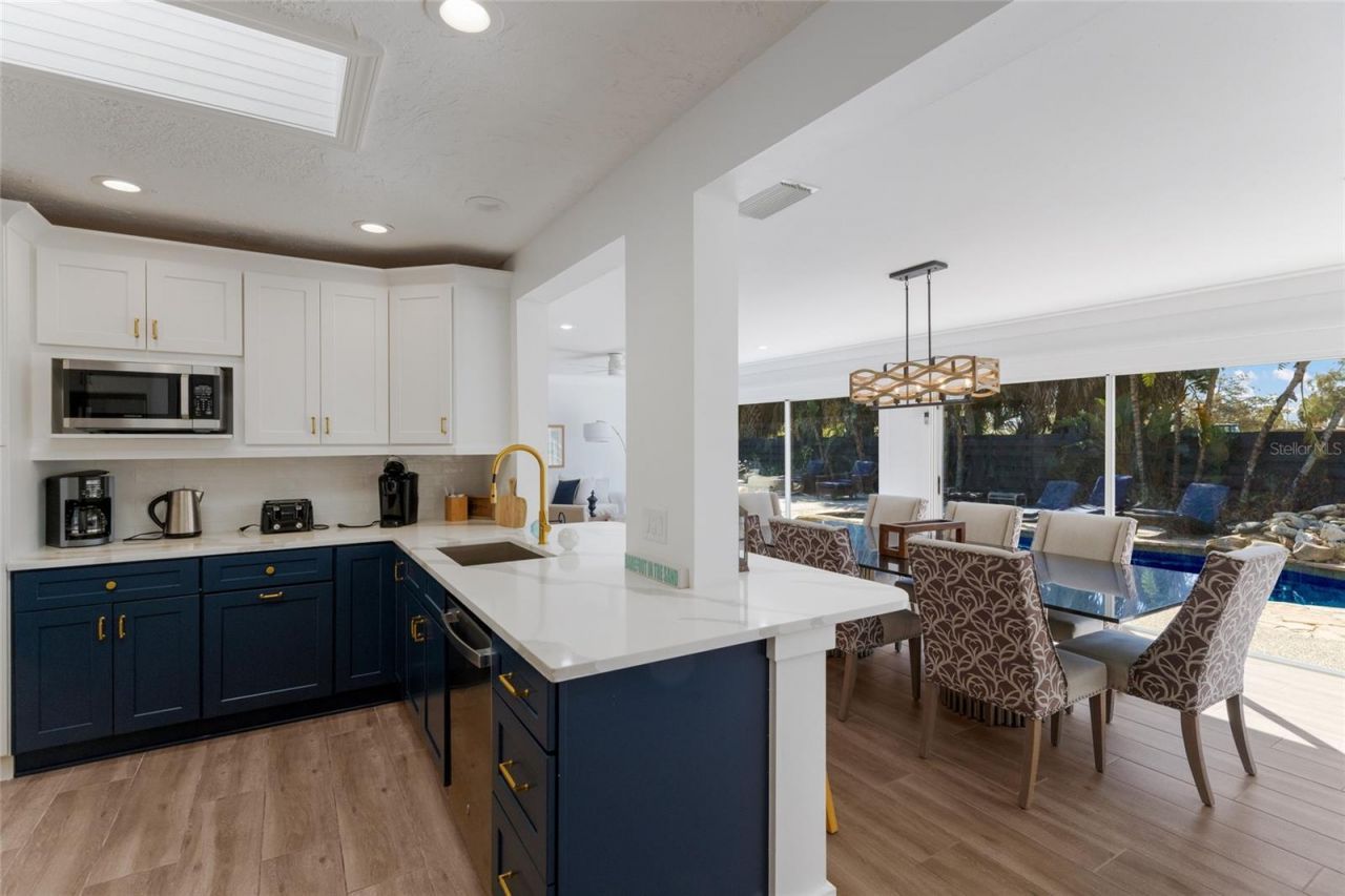 419 Clark Drive, Holmes Beach, FL 34217 Photo