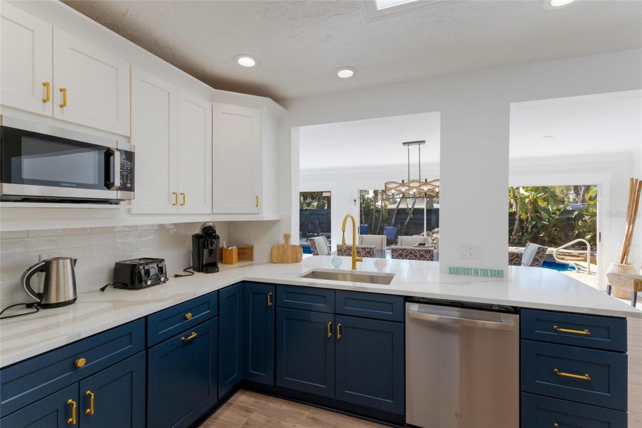 419 Clark Drive, Holmes Beach, FL 34217 Photo