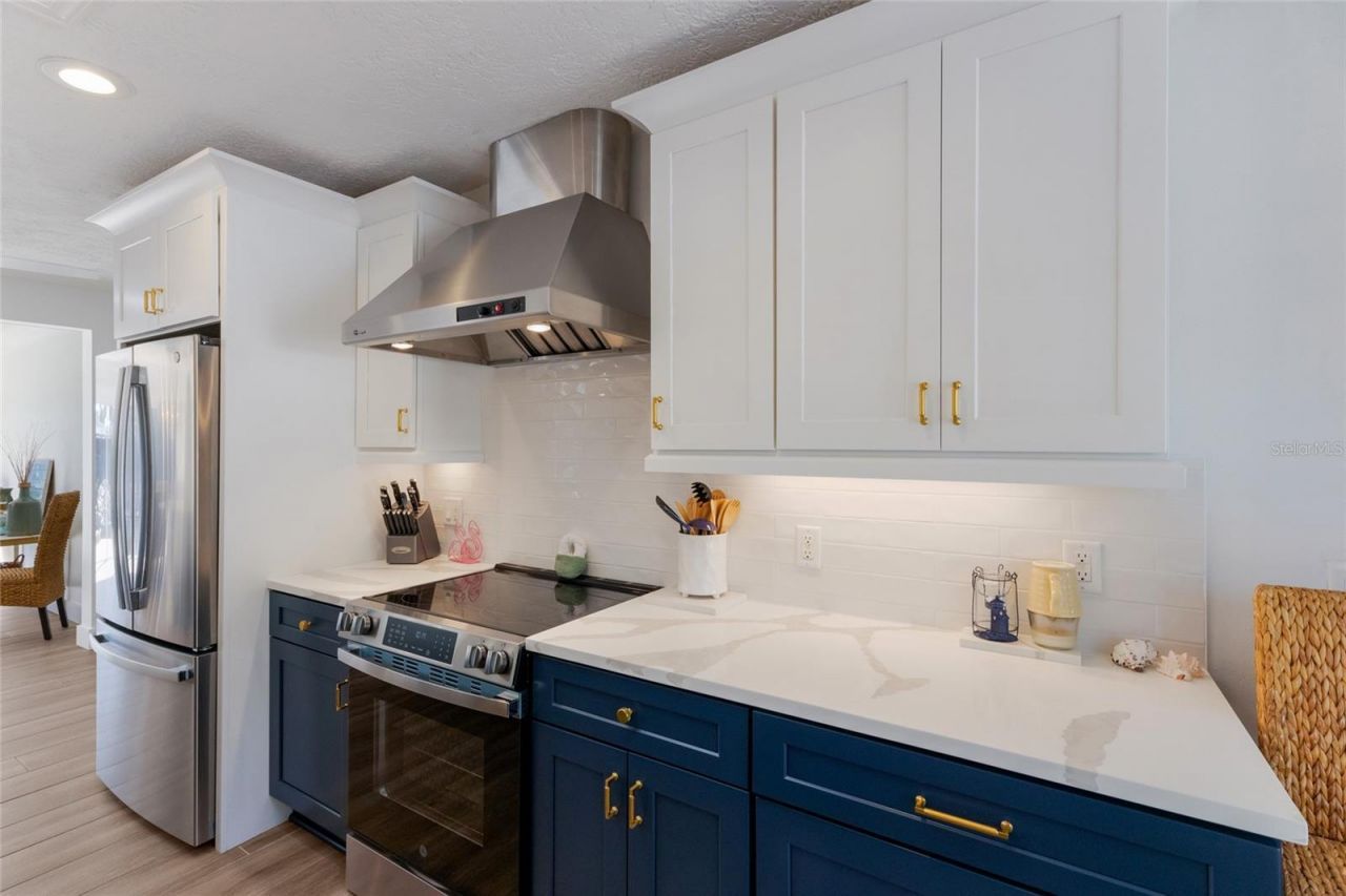 419 Clark Drive, Holmes Beach, FL 34217 Photo