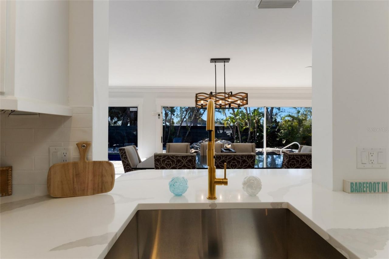 419 Clark Drive, Holmes Beach, FL 34217 Photo