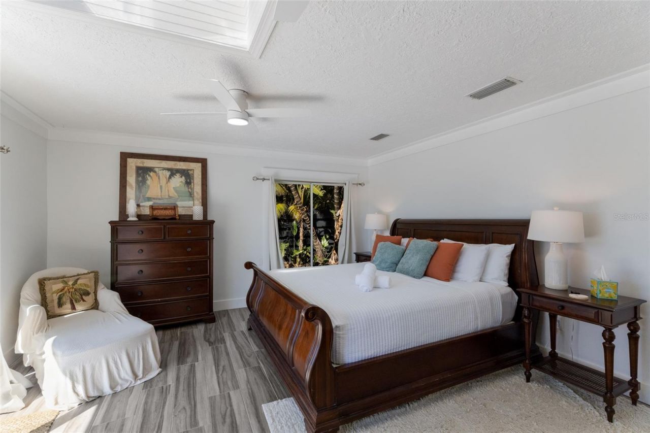 419 Clark Drive, Holmes Beach, FL 34217 Photo