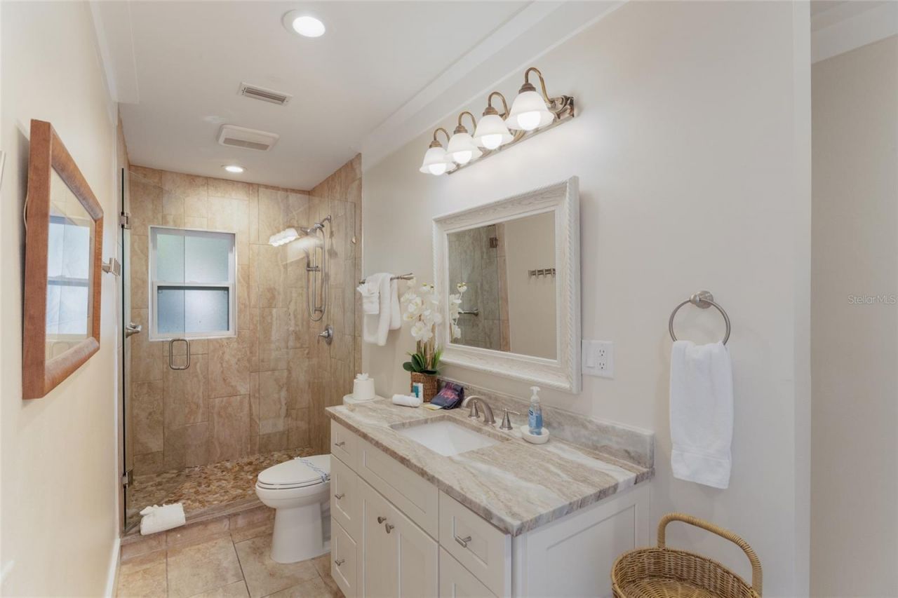 419 Clark Drive, Holmes Beach, FL 34217 Photo