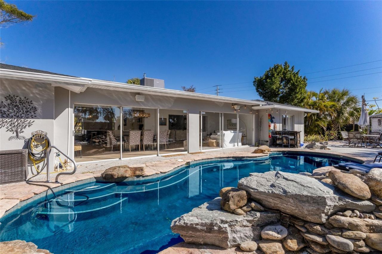 419 Clark Drive, Holmes Beach, FL 34217 Photo