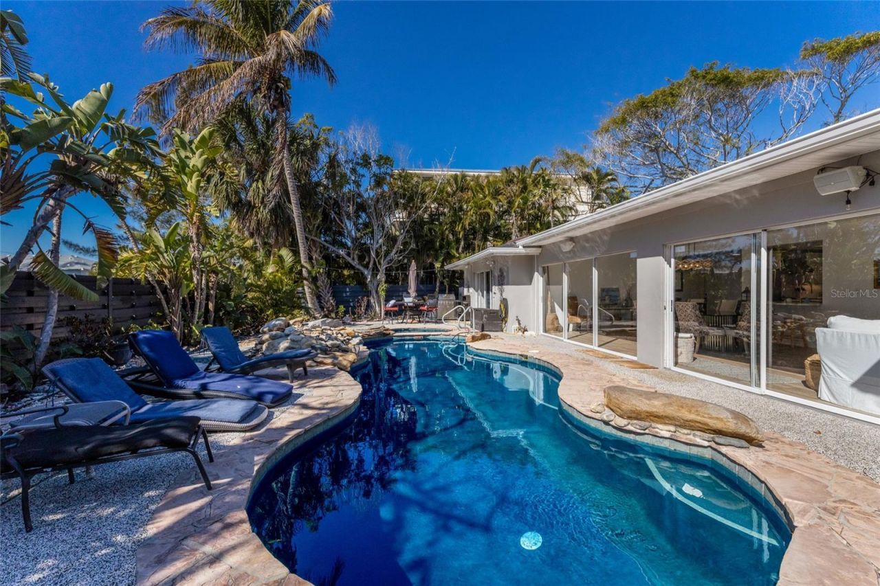 419 Clark Drive, Holmes Beach, FL 34217 Photo