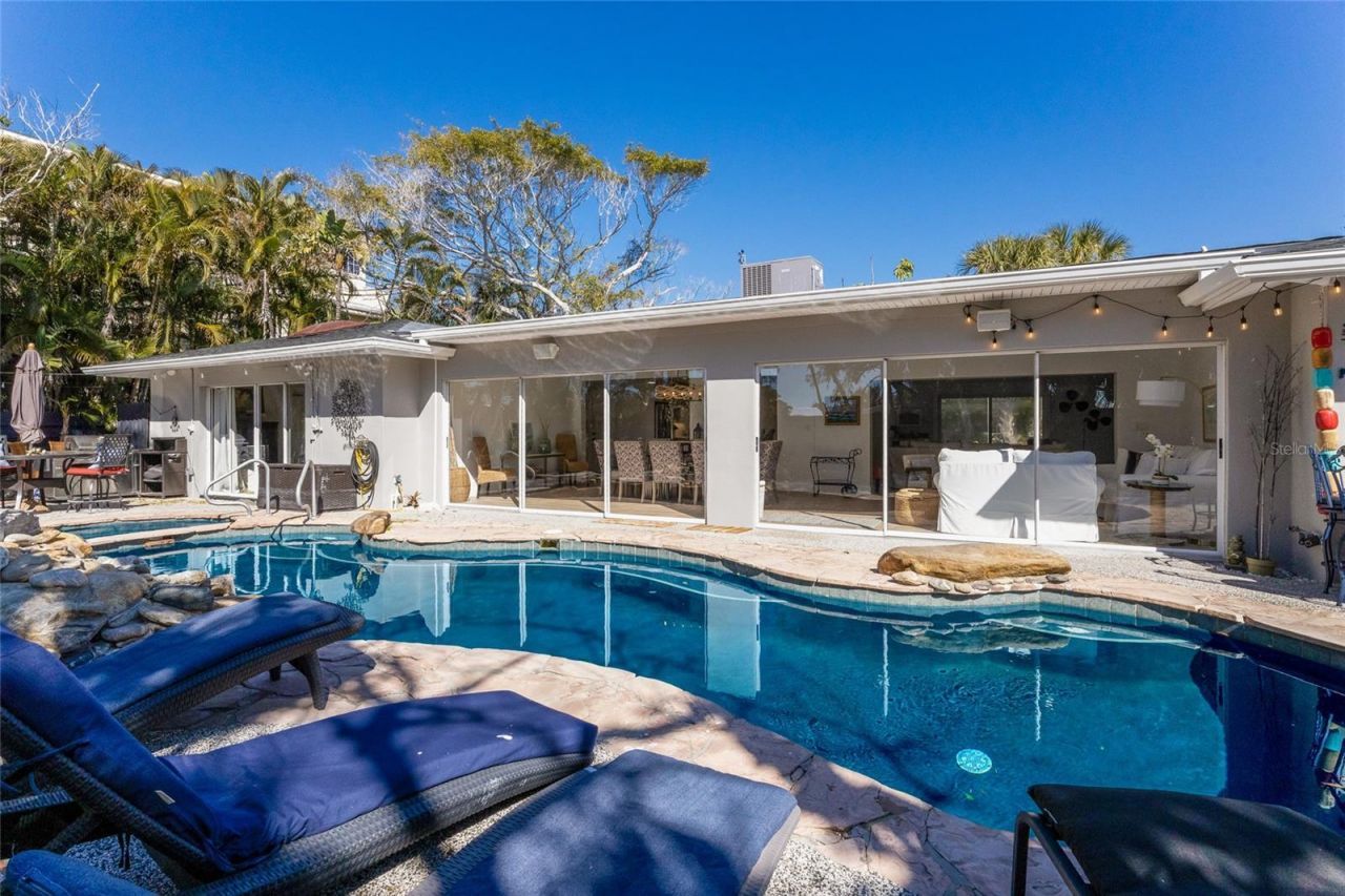 419 Clark Drive, Holmes Beach, FL 34217 Photo