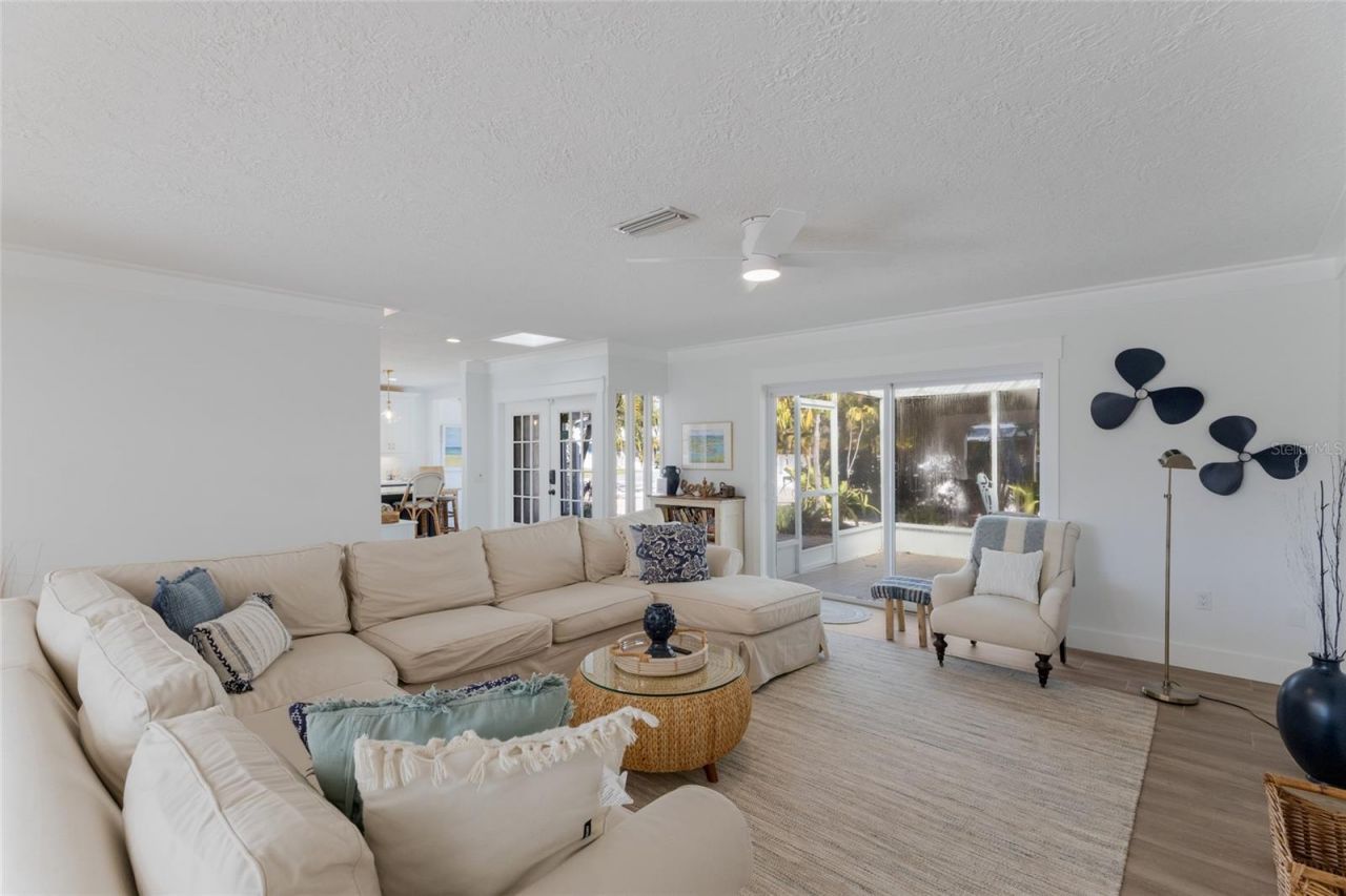 419 Clark Drive, Holmes Beach, FL 34217 Photo